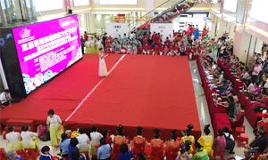 居然之家宜昌店携手宜昌市旗袍协会打造精品旗袍秀