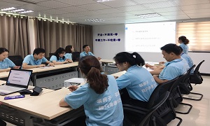 居然之家郧阳店组织开展《打造卓越的执行力》培训